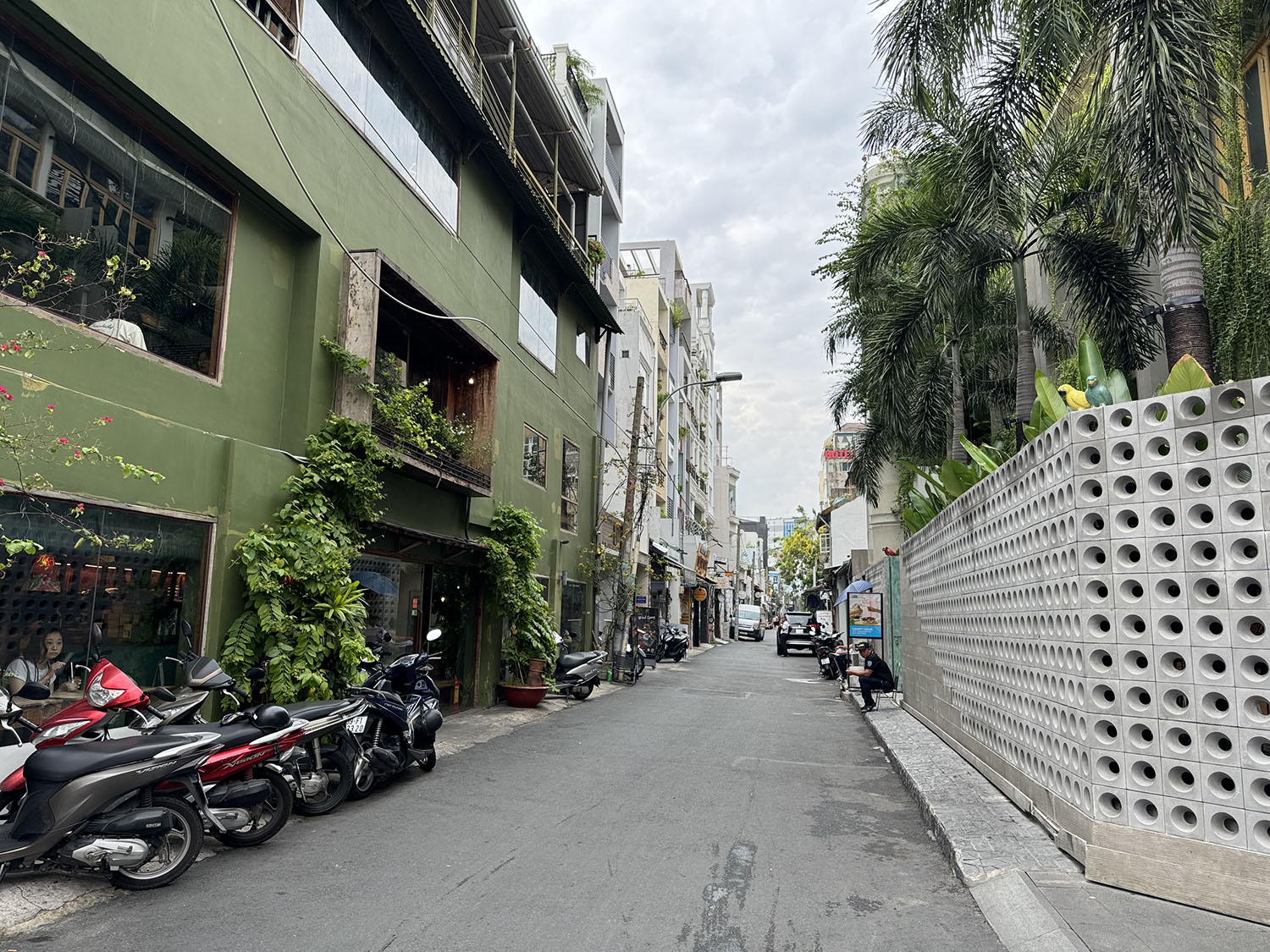 Nhà cấp 4 mặt tiền Đinh Công Tráng (4,7m vào nửa nở hậu 5,4mx30m=149m2) phép xd Hầm, Trệt, 6lầu, ST